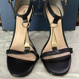 Pour la Victoire black stilettos